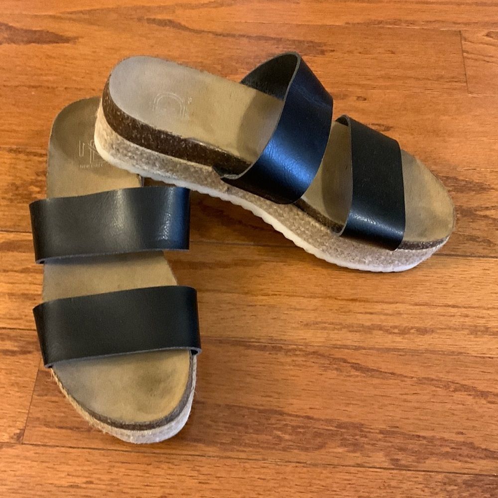 Size 6.5 platform sandals brown